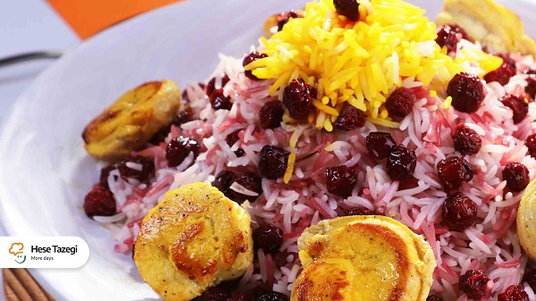 طرز تهیه آلبالو پلو مجلسی به همراه فواید و نکات پخت آن